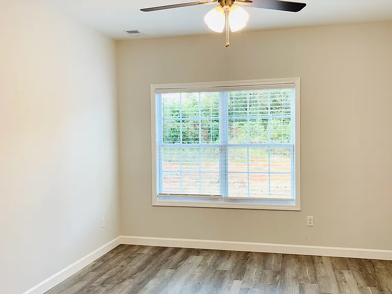 368 Hillview Mills Blvd — Photo 5