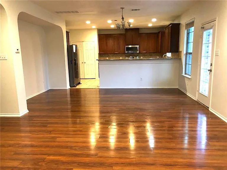 14320 Lake Victor Dr — Photo 6