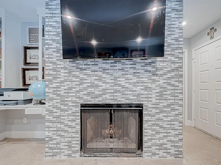 1860 White Oak Dr #375 — Photo 8