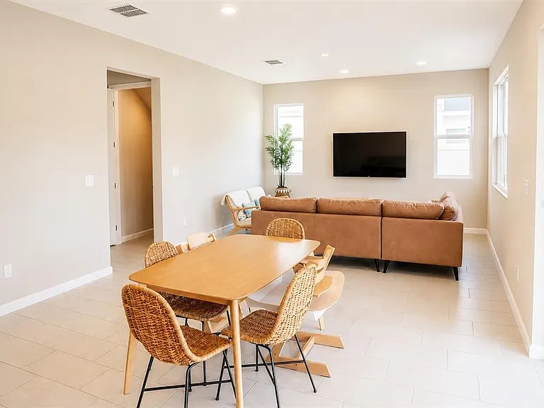 560 Summit River Dr — Photo 6
