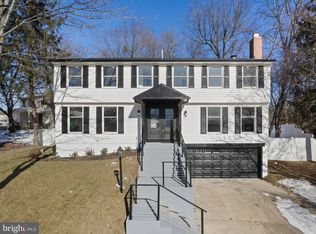 8692 Young Ct, Springfield, VA 22153