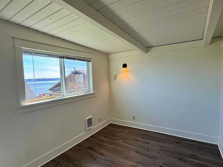 7862 NE Yeomalt Point Dr — Photo 13