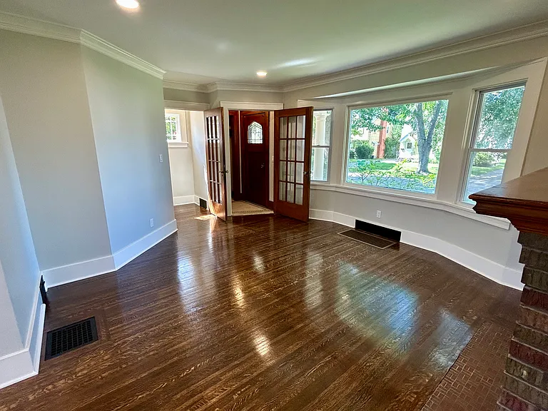 329 Somershire Dr — Photo 3