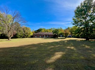 406 W Robin Ridge Rd, Columbia, MO 65203