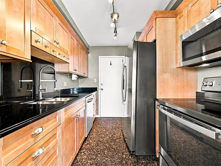 7200 Sunshine Skyway Ln S #6G — Photo 14