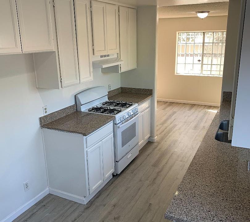 1st image of 642 E Hyde Park Blvd APT 2