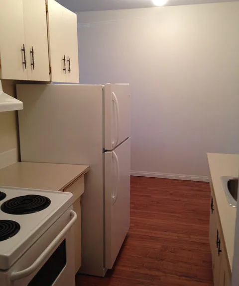 900 Fairview Rd #27 — Photo 6