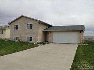 26 S 6th St, Baltic, SD 57003