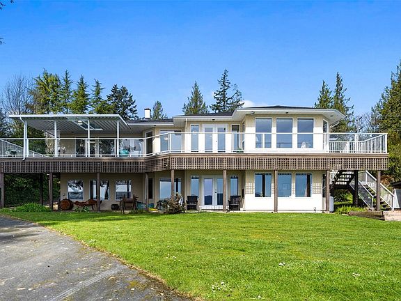 3rd image of 5991 Sooke Rd