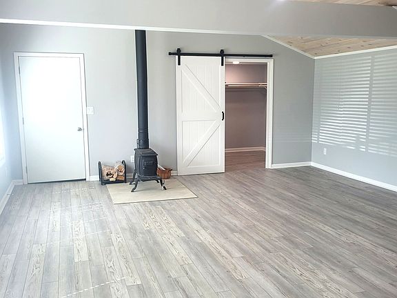 5th image of 1202 Lake Ct