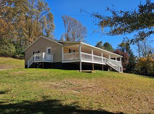 207 Rippey Hollow Rd, Galax, VA 24333