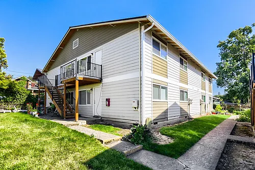 Candlewood Apartments Photo 1
