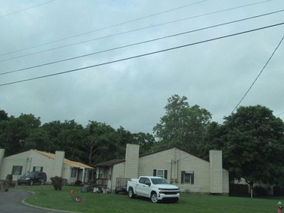 Exterior Neighborhood (street photo)