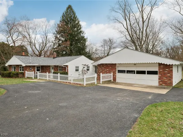 402 Yager Rd, Clinton, OH 44216