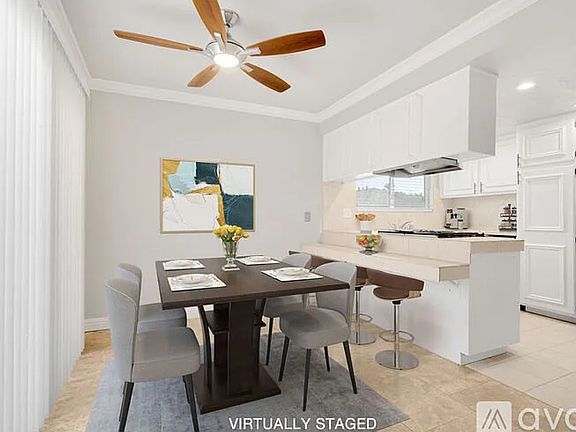 3rd image of 1840 Southwest Expy APT 4