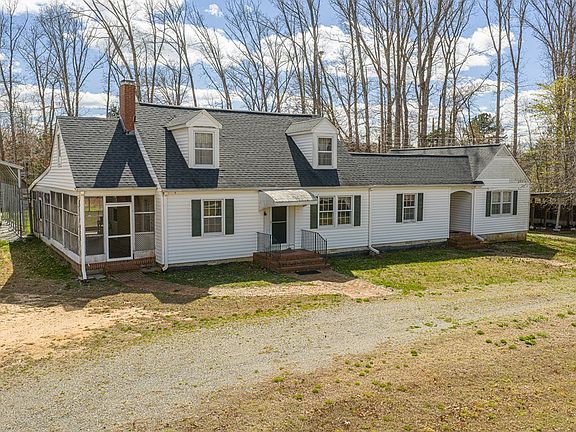 4th image of 1324 Noblin Farm Rd