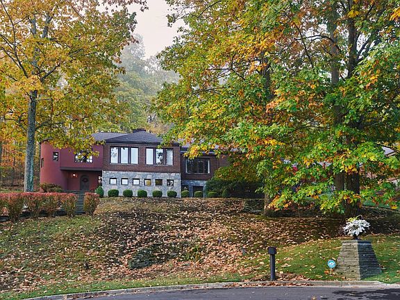2nd image of 3348 Laurie Brook Dr
