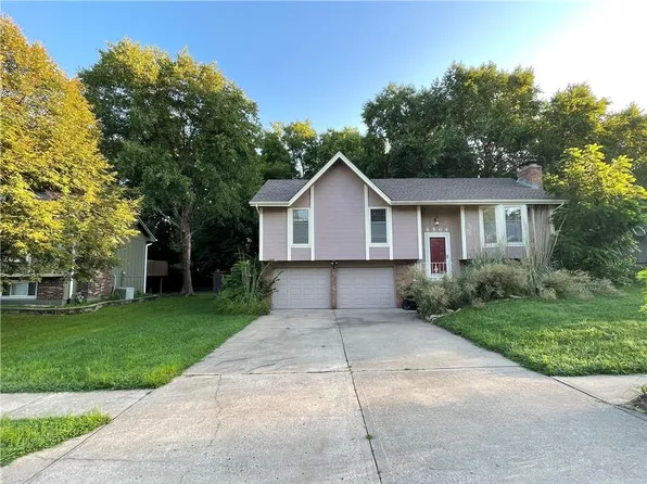 8504 Linda Ln, Pleasant Valley, MO 64068