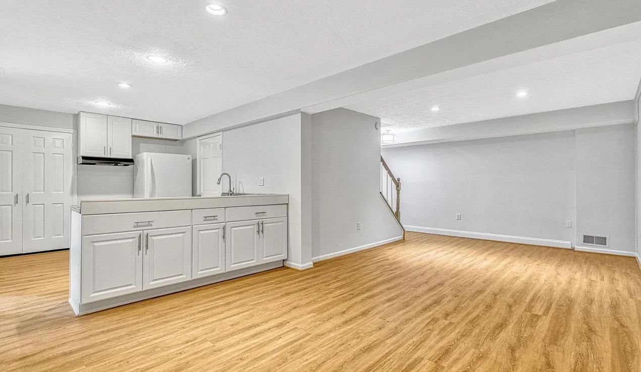 12121 Holly Knoll Cir — Photo 3