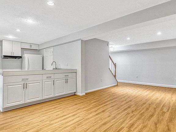 3rd image of 12121 Holly Knoll Cir #Basement