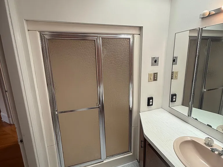1716 Beacon St #2B — Photo 24