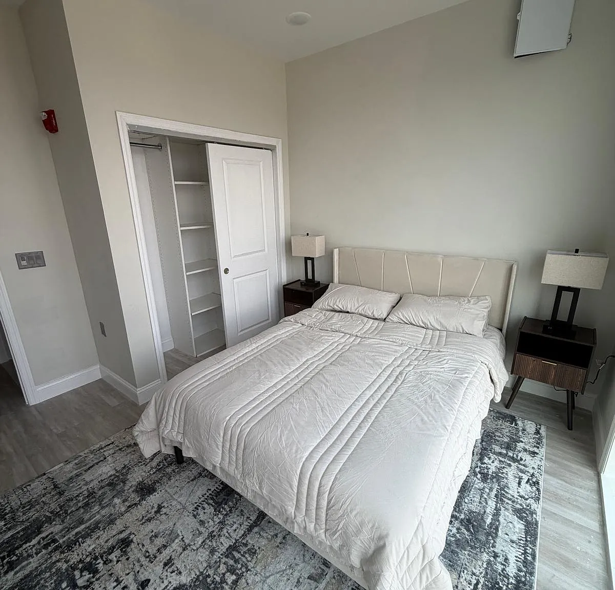3 bed, 1000 sqft, $1,500 — Photo 4