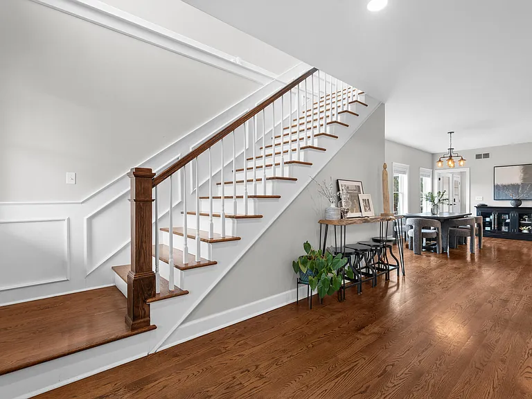 819 Irving Ave — Photo 19