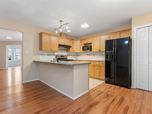 2nd image of 7292 Elm Rd #30
