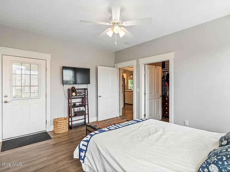 497 Church St — Photo 15