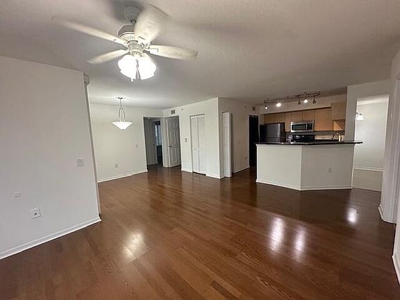 5th image of 401 Villa Circle