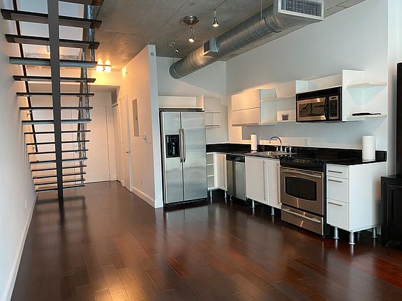 4th image of 690 SW 1st Ct APT 1214