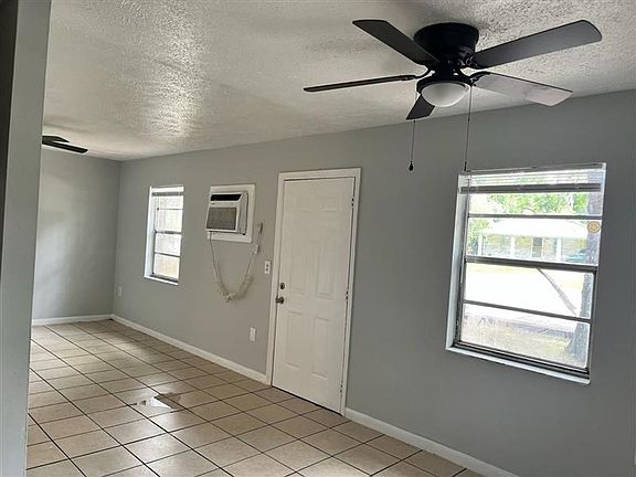 3rd image of 1601 W Lowry Ave #A