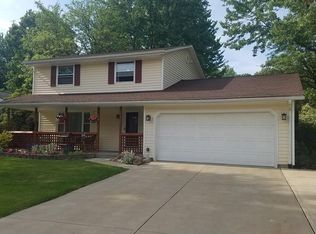 26326 Kingswood Dr, Olmsted Township, OH