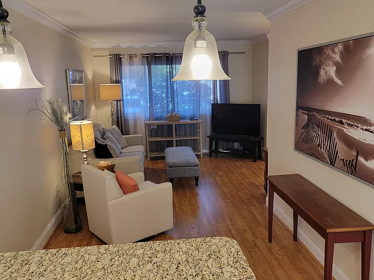 1094 Cedar Ridge Ct — Photo 3