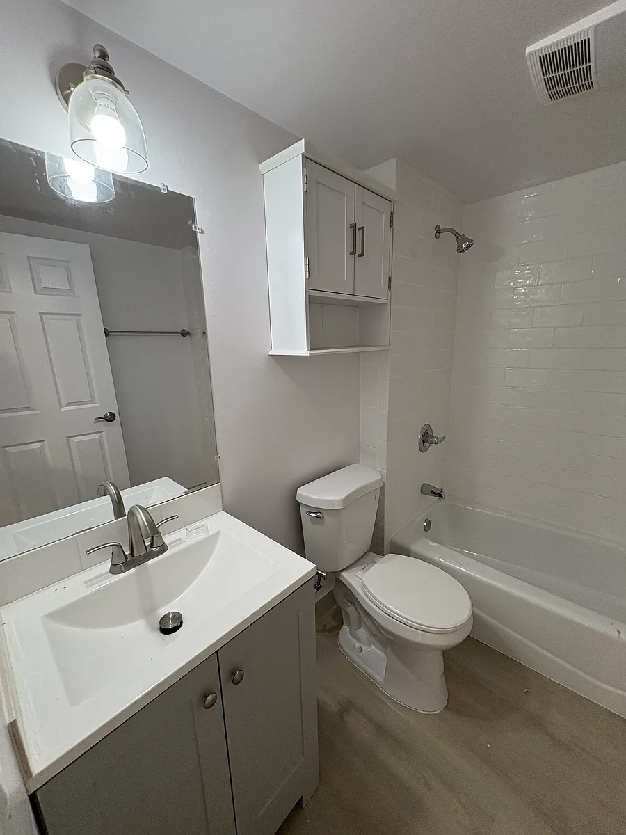 Building Photo - 6707 Springpark Ave #21