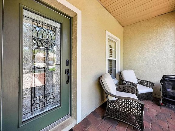 2nd image of 118 VISTA DRIVE