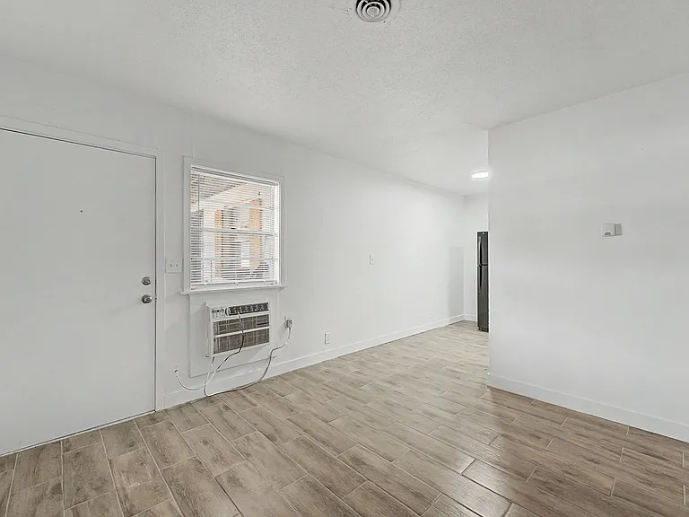 3326 E Marshal Apartments — Photo 12