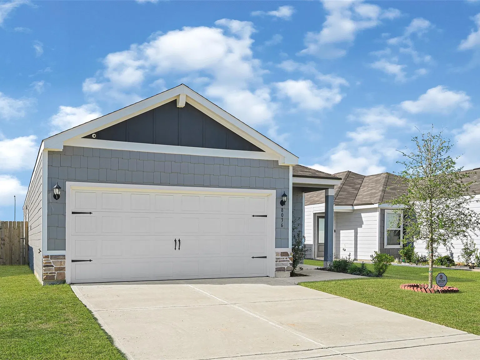 3 bed, 2.0 bath, 1571 sqft, $2,000 — Photo 1