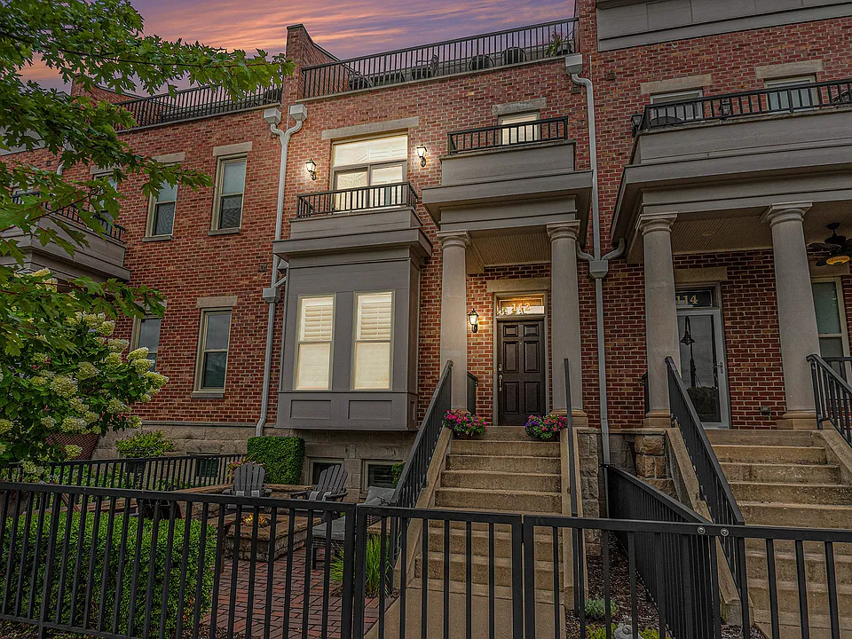 112 S Niles Ave