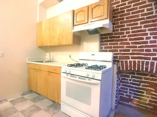 Rented by Bohemia Realty Group | media 14