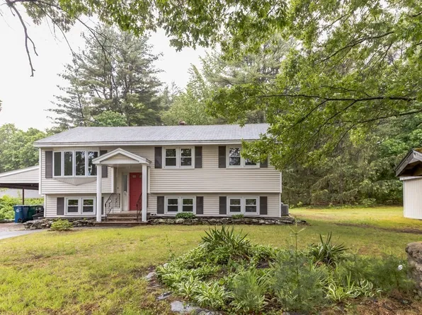 15 Weathervane Rd, Billerica, MA 01821