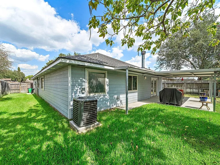 18223 Lundar Ln — Photo 11