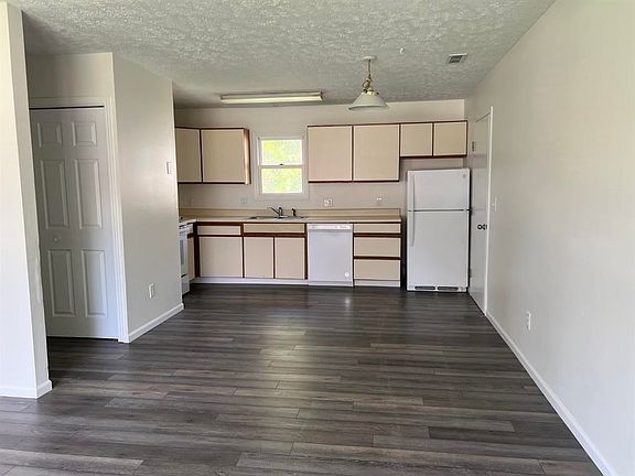 3rd image of 918 N Walnut St