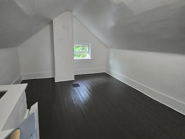 305 Cole Ave — Photo 12
