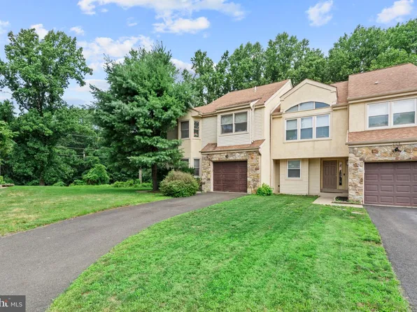 256 Sycamore Cir, Langhorne, PA 19053