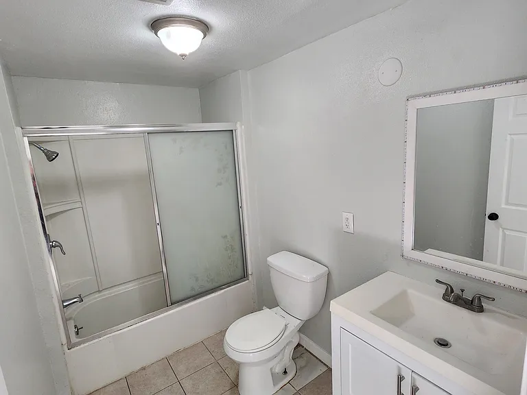 7758 Zelzah Ave — Photo 4