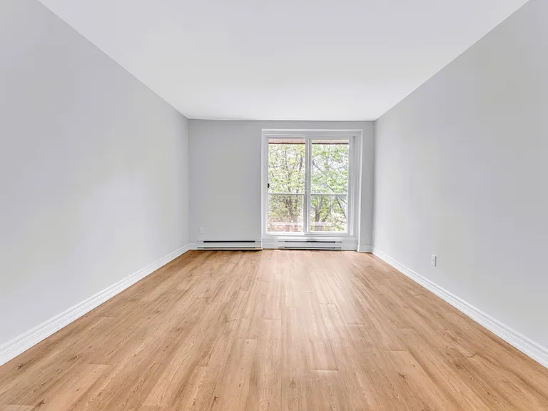 810 Castell Rd — Photo 10