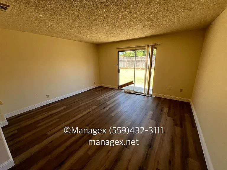 1828 W Gettysburg Ave — Photo 9