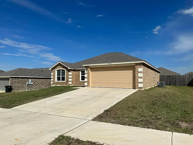 6710 Keechi Valley Dr — Photo 2