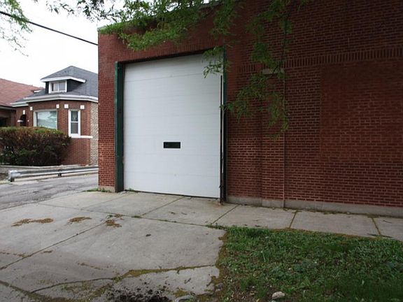 3rd image of 1234 N Cicero Ave